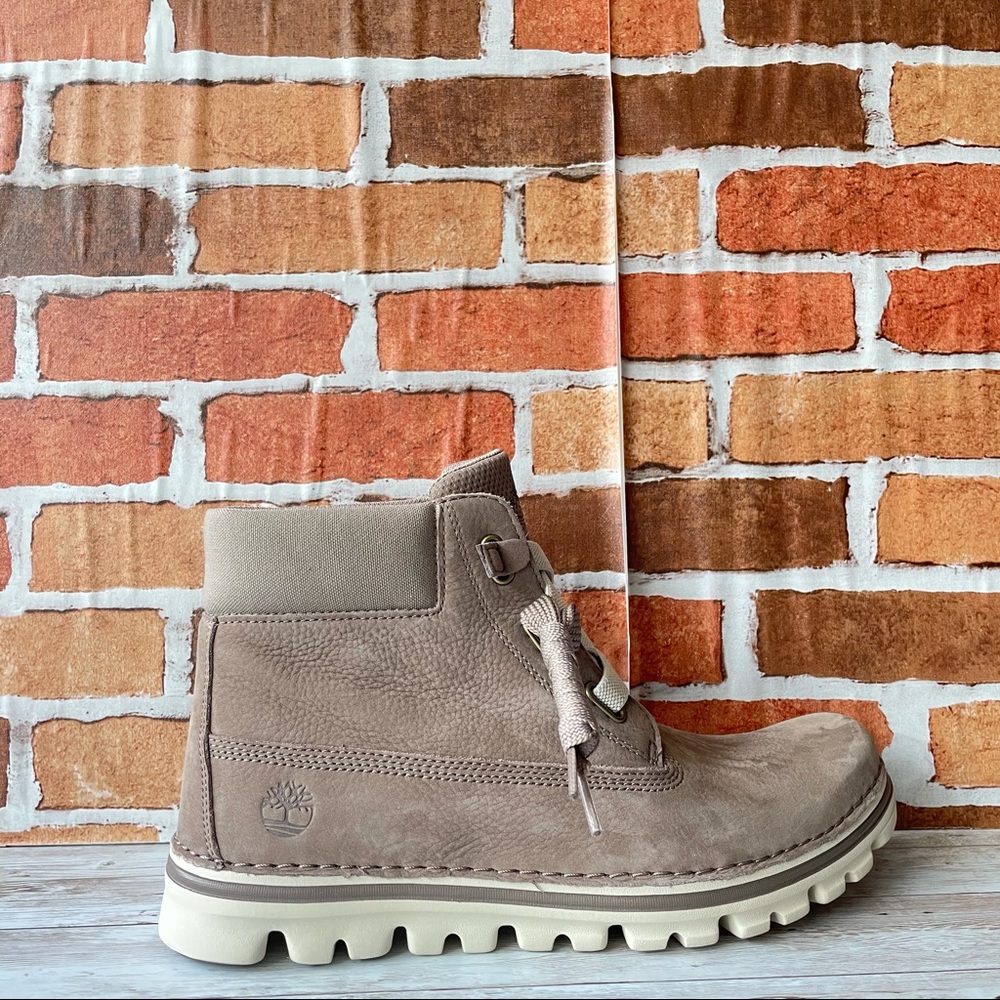 Timberland Women's Brookton Lace-Up Leather Boots